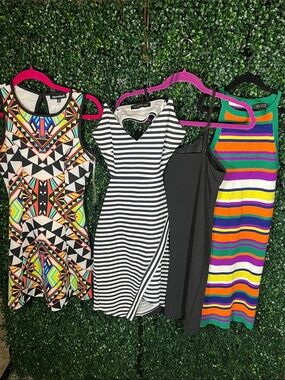 The Vintage Shop Black & White Striped V-Neck Bodycon Dress